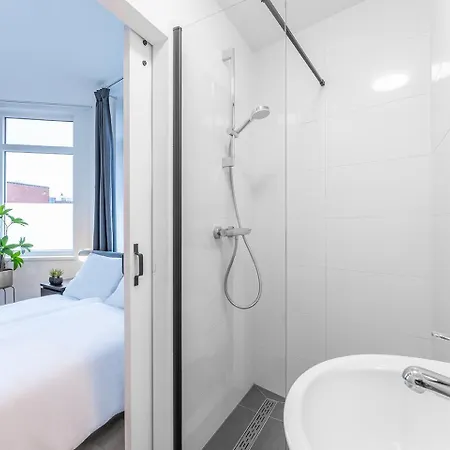 Minimalist-bed And Coffee Near 013 With Kitchen * Τίλμπουργκ